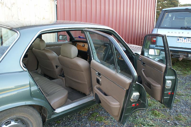 XJ6 Jaguar SIII Perfect Original Leather trim 3.JPG